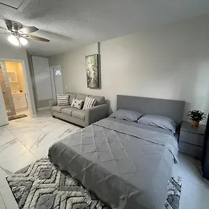 https://adorable-suite-in-tampa.hotelstampa.org