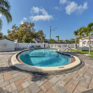 https://located-by-the-beach-1-bedroom-with-parking-and-pool.hotelstampa.org